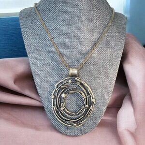 Nautilus Concept Circle Necklace